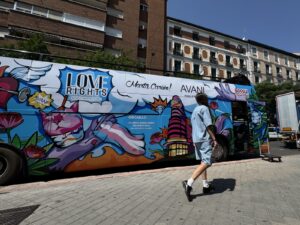 Bosska ofrece su arte a la manifestación LGTBIQ+