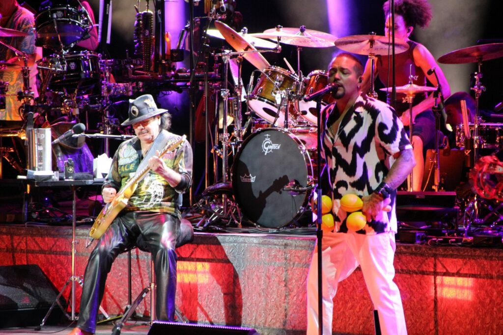 Starlite recibe a Carlos Santana