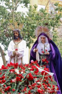 Málaga se rinde al pie del Cautivo
