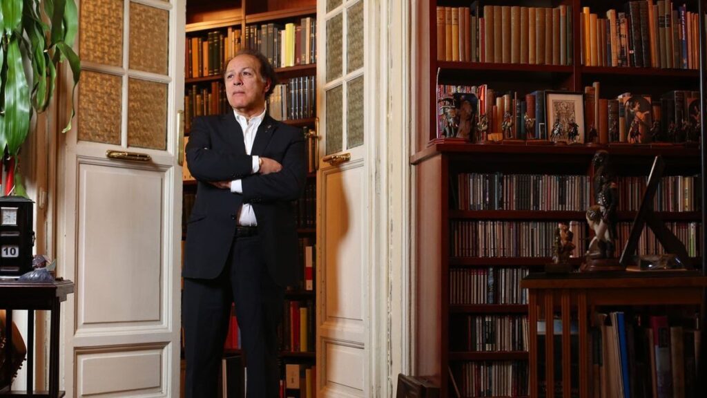 El Ministerio de Cultura adquiere el fondo personal de Javier Marías por 500.000 euros