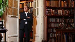 El Ministerio de Cultura adquiere el fondo personal de Javier Marías por 500.000 euros