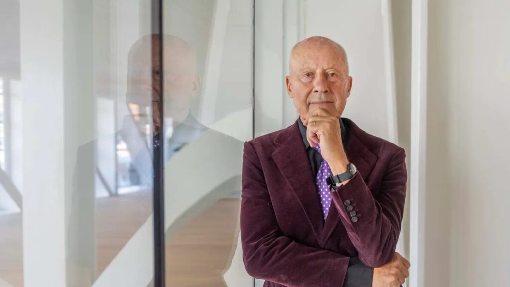 Norman Foster aboga por el equilibrio público-privado en la vivienda desde la ampliación del Bellas Artes de Bilbao