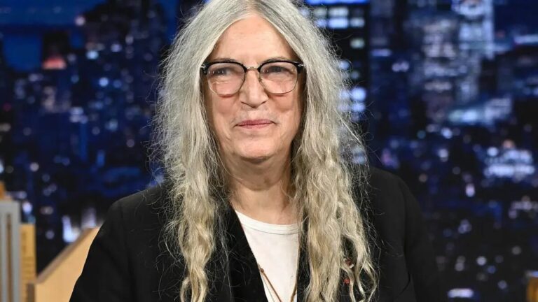 Patti Smith insta a la acción ciudadana contra el liderazgo de Trump en Oviedo